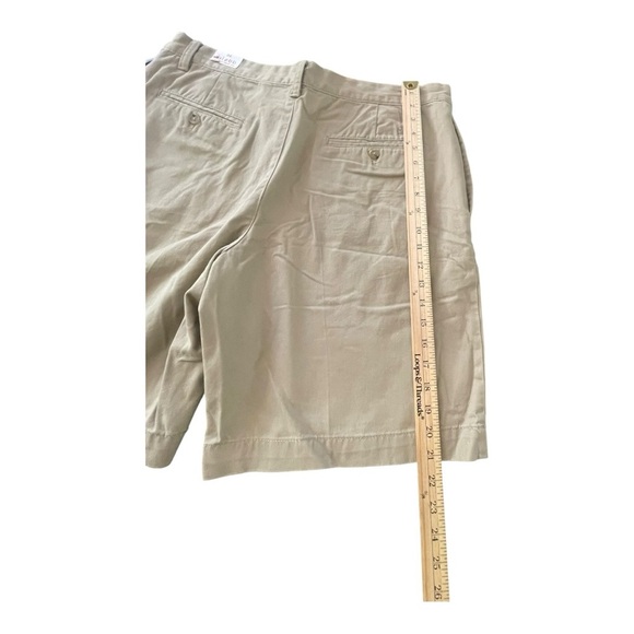 Izod Men's Tan Flat Front Shorts - Picture 5 of 13